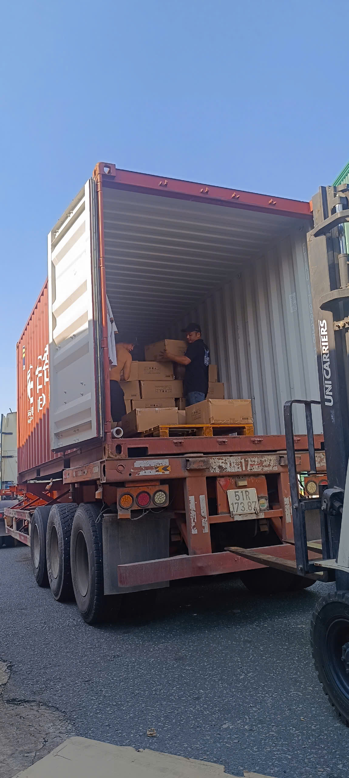 Bốc xếp cụm công nghiệp Bến Củi Tây Ninh