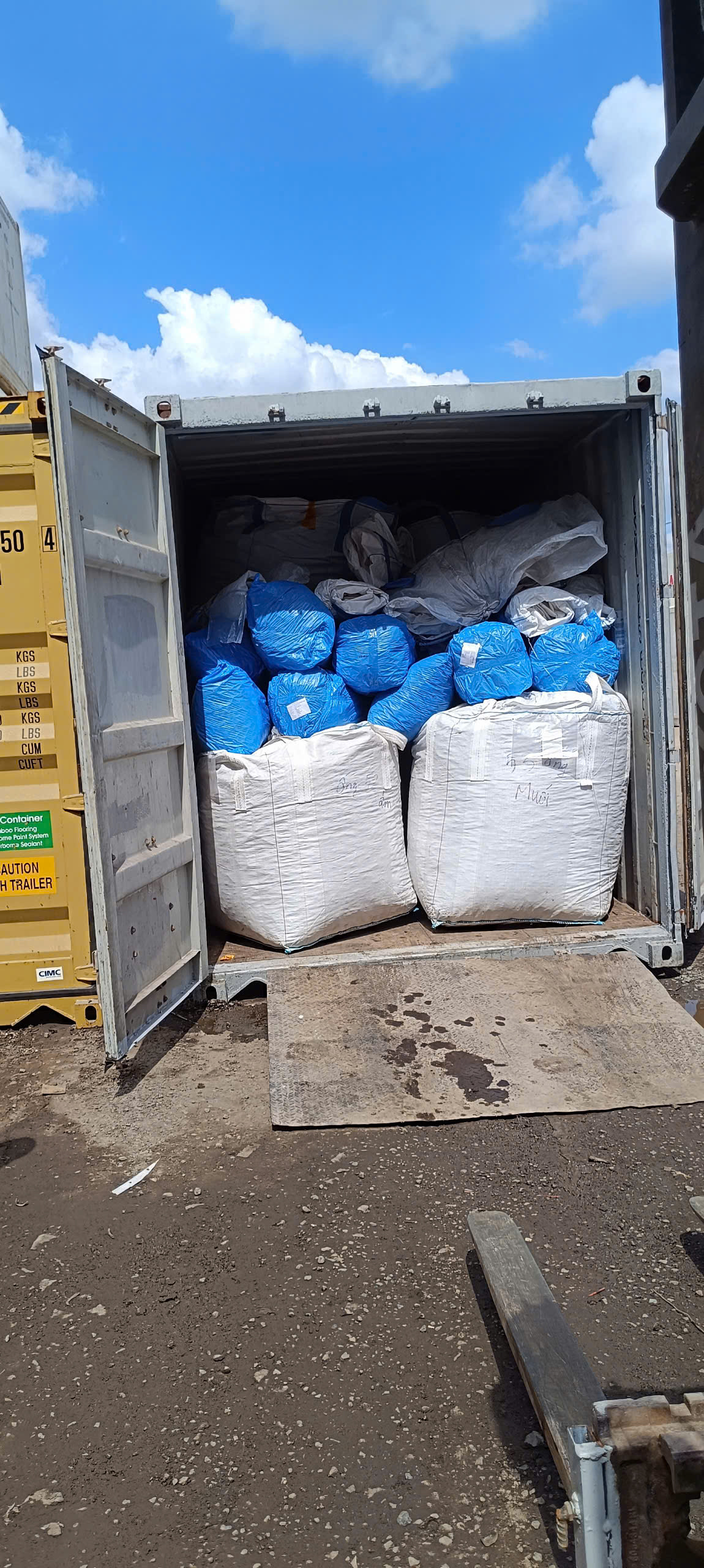 Bốc xếp cụm công nghiệp Bến Kéo