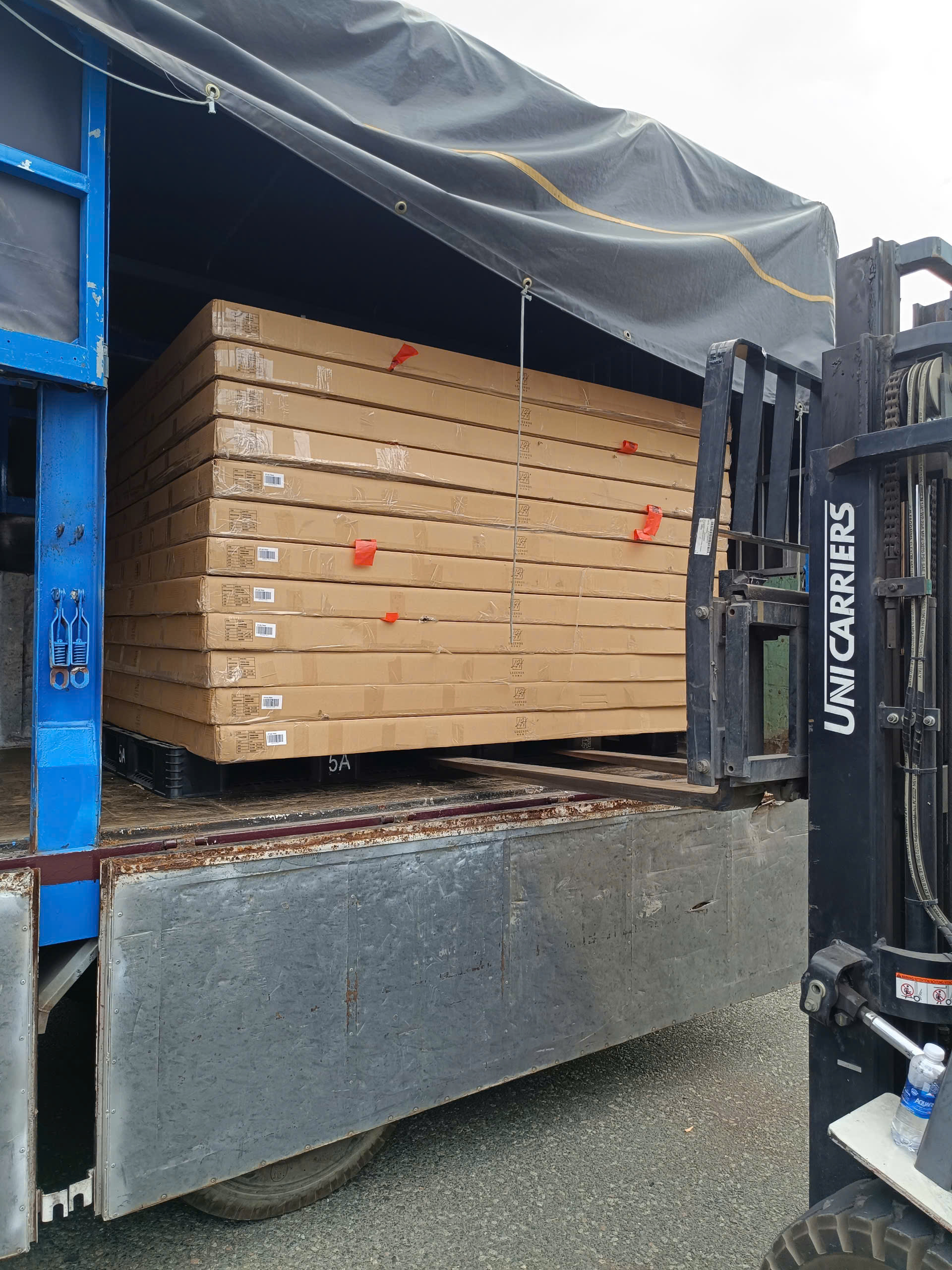 Bốc xếp khu công nghiệp Chà Là Tây Ninh