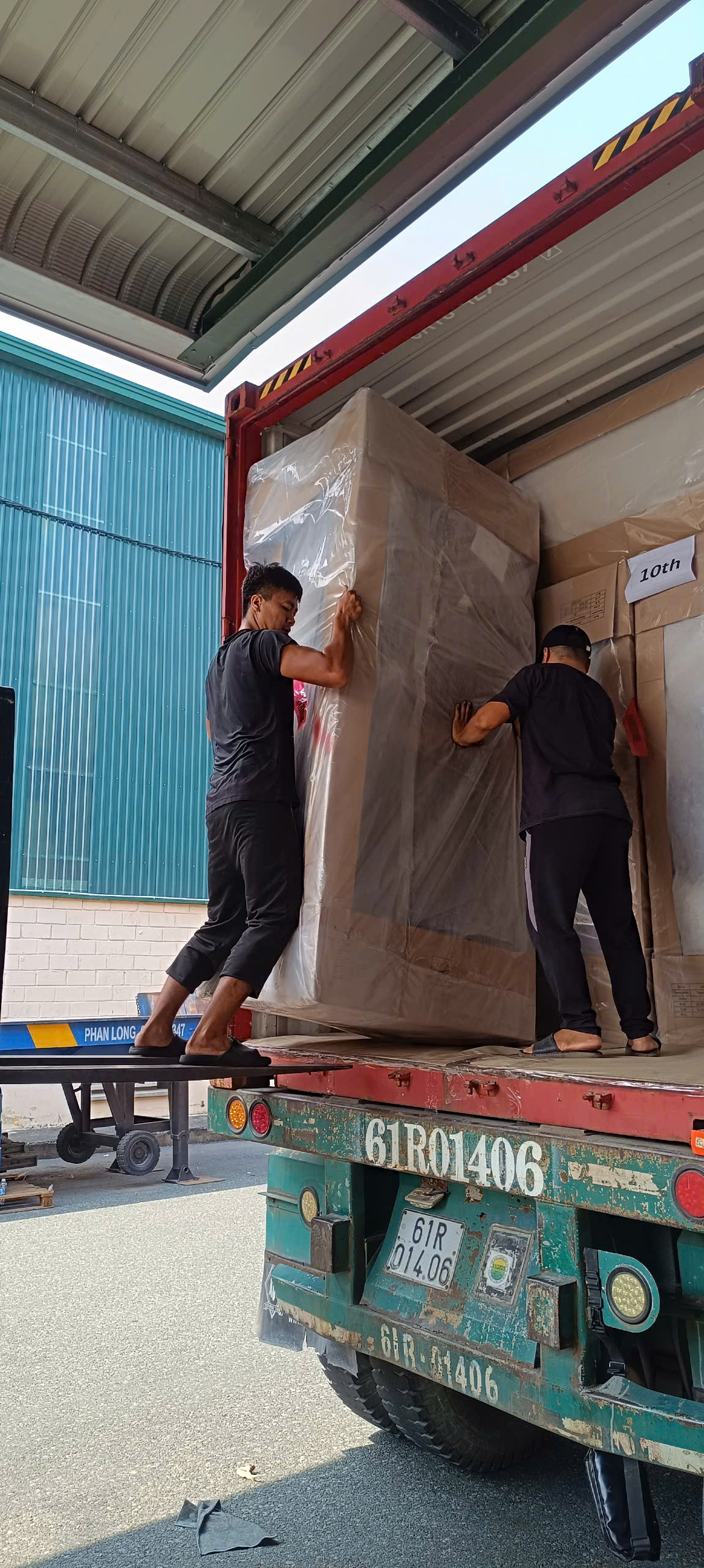 Bốc xếp hàng hóa Bình Dương